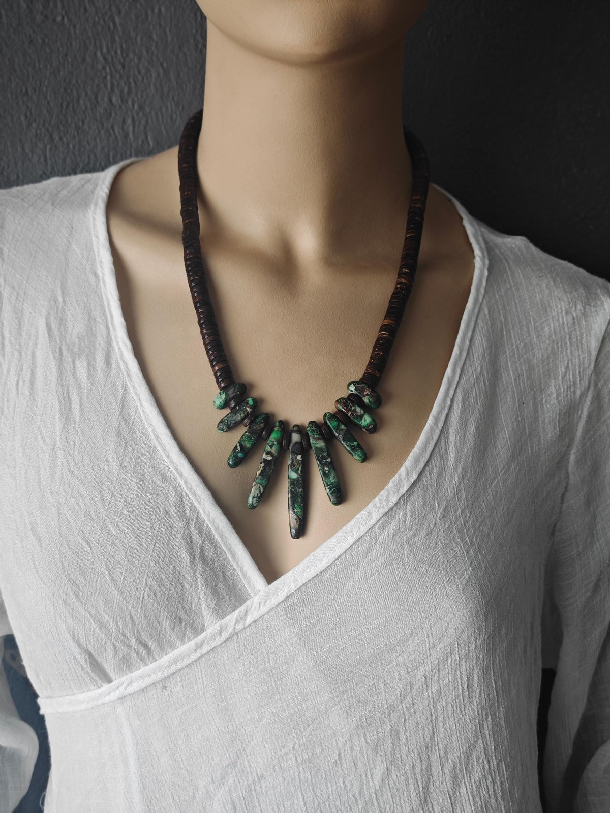 Forest Green Crazy Lace Agate & Coconut Shell Bead Necklace | Ethnic Tribal Boho Jewelry