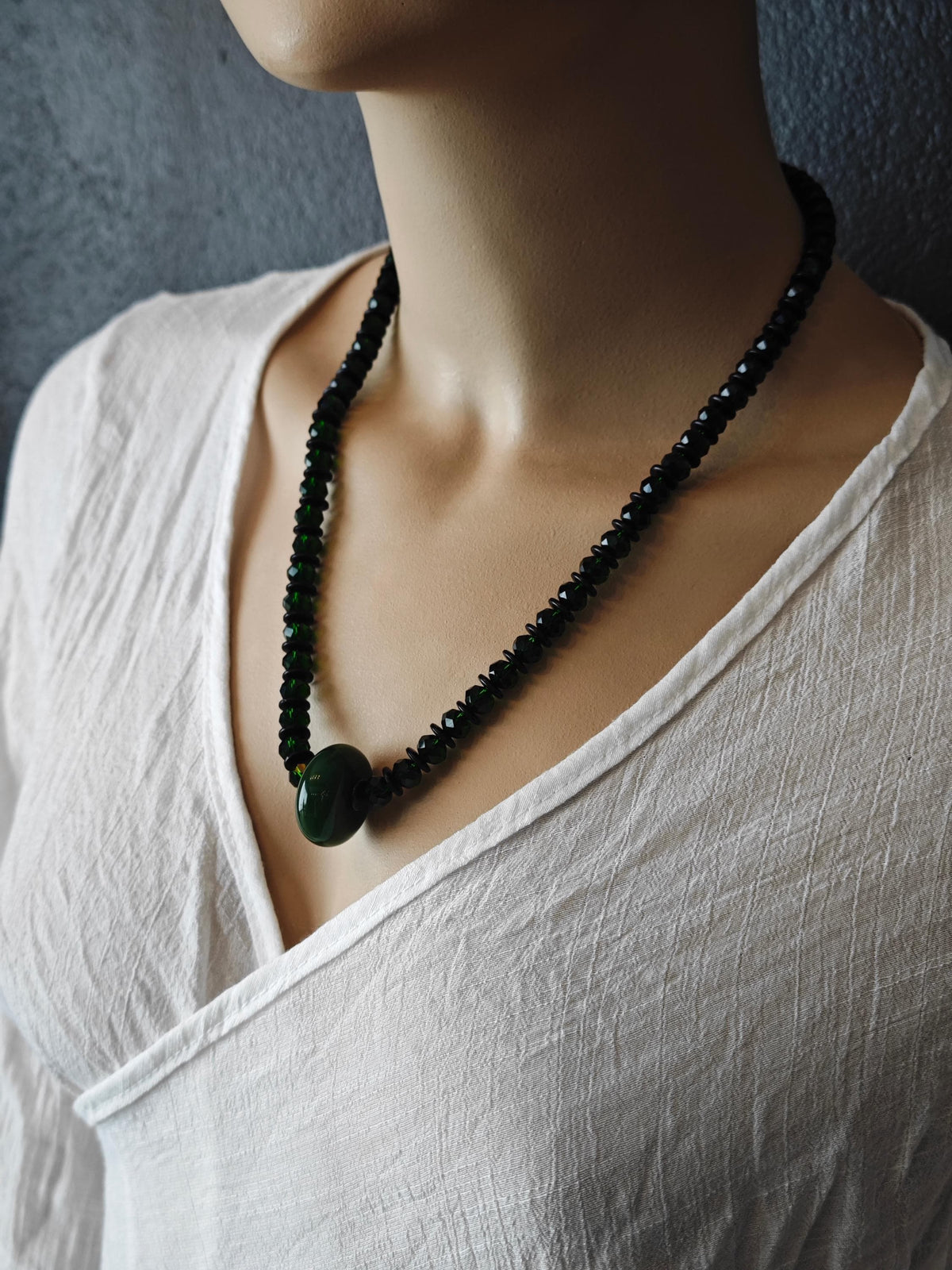 Green Jade Pendant Necklace, Emerald Green Liuli Beaded Choker, Coconut Shell Spacer Boho Jewelry, Stainless Toggle Clasp Necklace 56cm