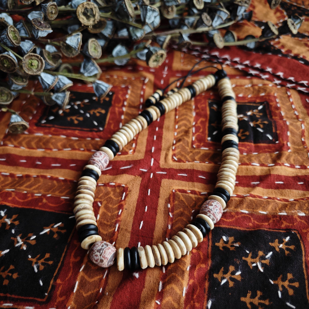 Vintage Yak Bone & Dzi Bead Necklace, Tibetan Style Choker, Tribal Amulet Beaded Necklace, Earthy Boho Jewelry for Men and Women, 47cm