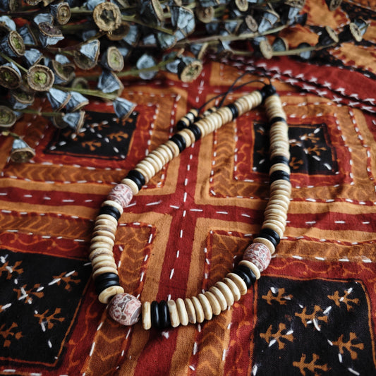Vintage Yak Bone & Dzi Bead Necklace, Tibetan Style Choker, Tribal Amulet Beaded Necklace, Earthy Boho Jewelry for Men and Women, 47cm