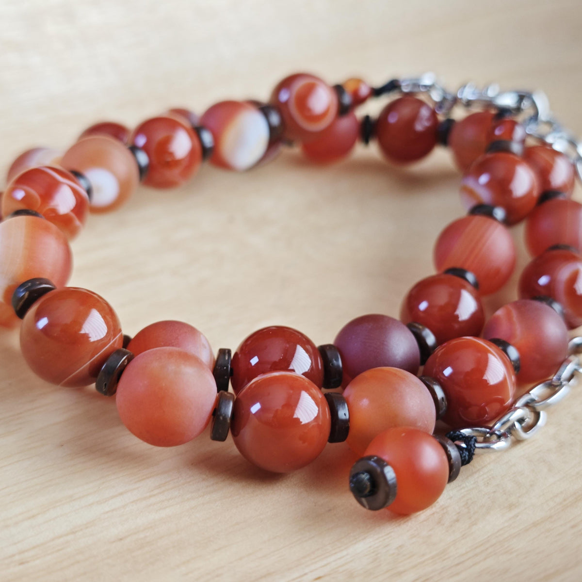 Banded Agate Beaded Necklace, Red Brown Matte & Glossy Gemstone Choker, Earthy Boho Jewelry, Coconut Shell Spacers, Unisex Adjustable 47cm