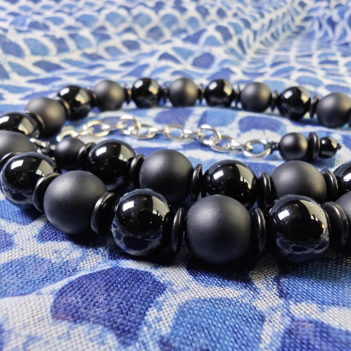Matte Glossy Black Onyx Necklace, Agate Beaded Choker, Coconut Shell Spacer, Stainless Steel Chain, Goth Minimalist Unisex Jewelry 43cm
