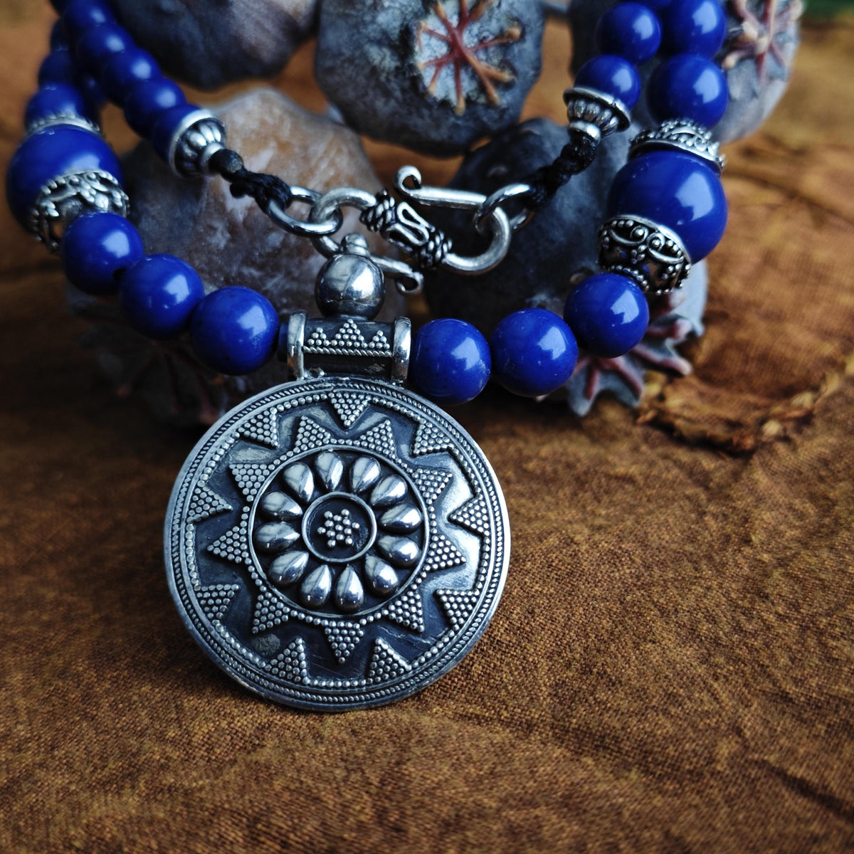 925 Sterling Silver Tribal Pendant Necklace, Lapis Lazuli Gradient Choker, Ethnic Boho Statement Jewelry, Vintage Silver Cap Gift 51cm