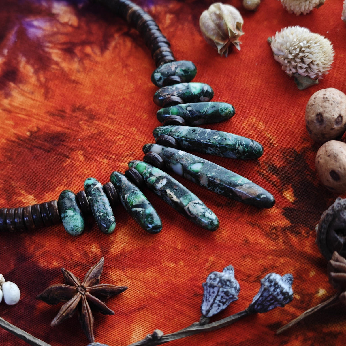 Forest Green Crazy Lace Agate & Coconut Shell Bead Necklace | Ethnic Tribal Boho Jewelry