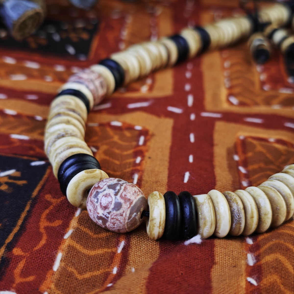 Vintage Yak Bone & Dzi Bead Necklace, Tibetan Style Choker, Tribal Amulet Beaded Necklace, Earthy Boho Jewelry for Men and Women, 47cm