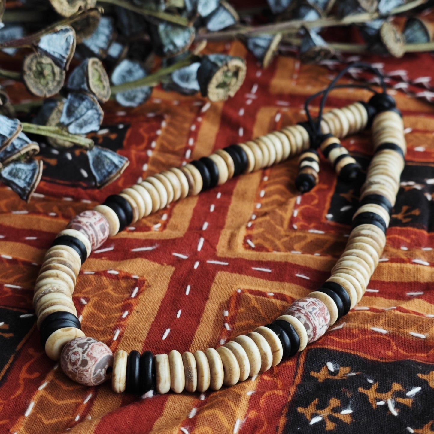 Vintage Yak Bone & Dzi Bead Necklace, Tibetan Style Choker, Tribal Amulet Beaded Necklace, Earthy Boho Jewelry for Men and Women, 47cm