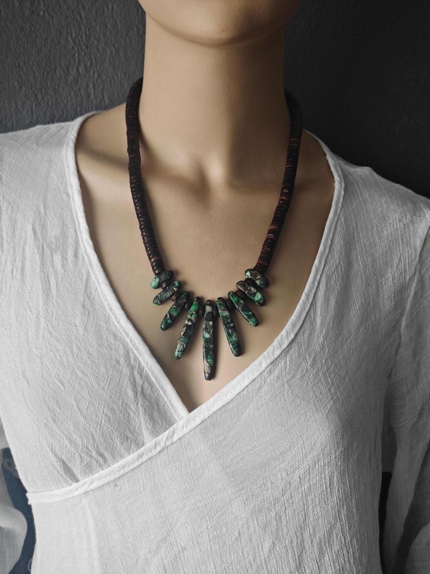Forest Green Crazy Lace Agate & Coconut Shell Bead Necklace | Ethnic Tribal Boho Jewelry